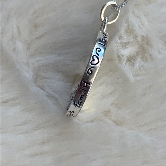Faith Love Family Pendant - Picture 4 of 7